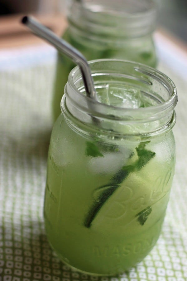 Cucumber gin fizz cocktail7